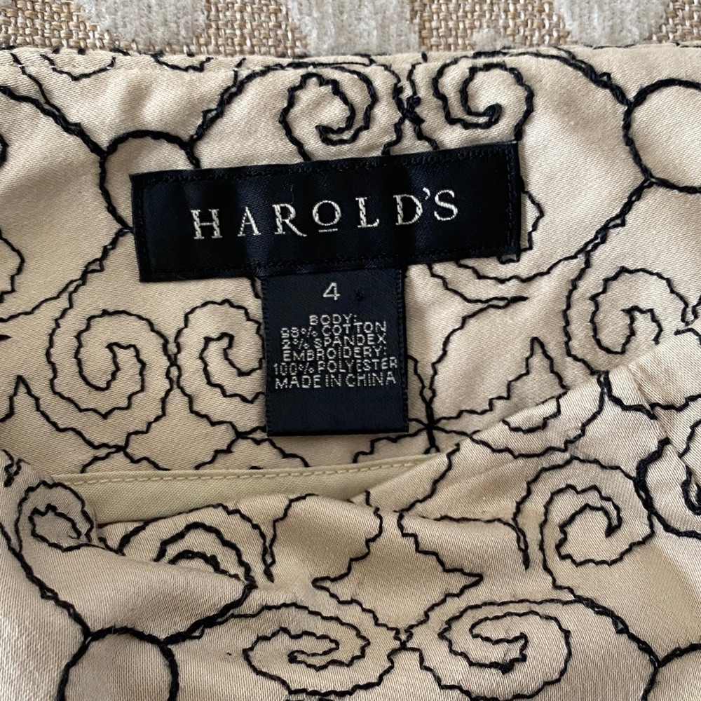 “Harold’s Embroidered Flounce Skirt Size 4 Cream Black A-Line Feminine Classic” - Picture 9 of 12
